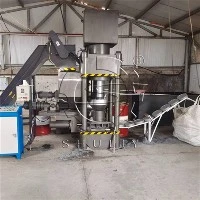Ein indonesischer Kunde bestellte eine Brikettiermaschine...