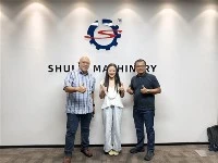 Kundenbeispiel einer indonesischen Metallbrikettiermaschi...